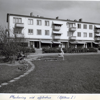 Bromölla Ågatan Fjälkingegatan Affärer (Flicka m Delfin) 1957